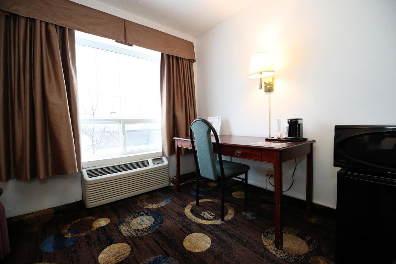 Stonebridge Hotel Fort Mcmurray Exterior foto