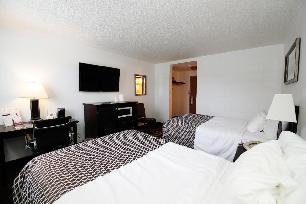 Stonebridge Hotel Fort Mcmurray Exterior foto