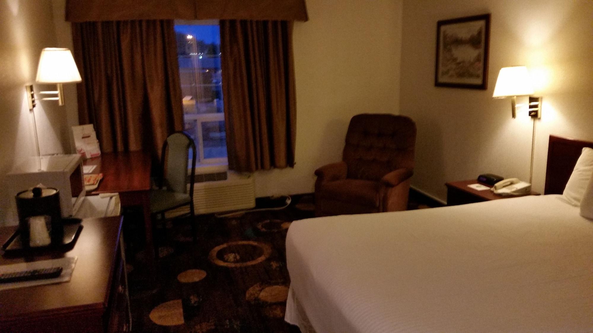 Stonebridge Hotel Fort Mcmurray Exterior foto
