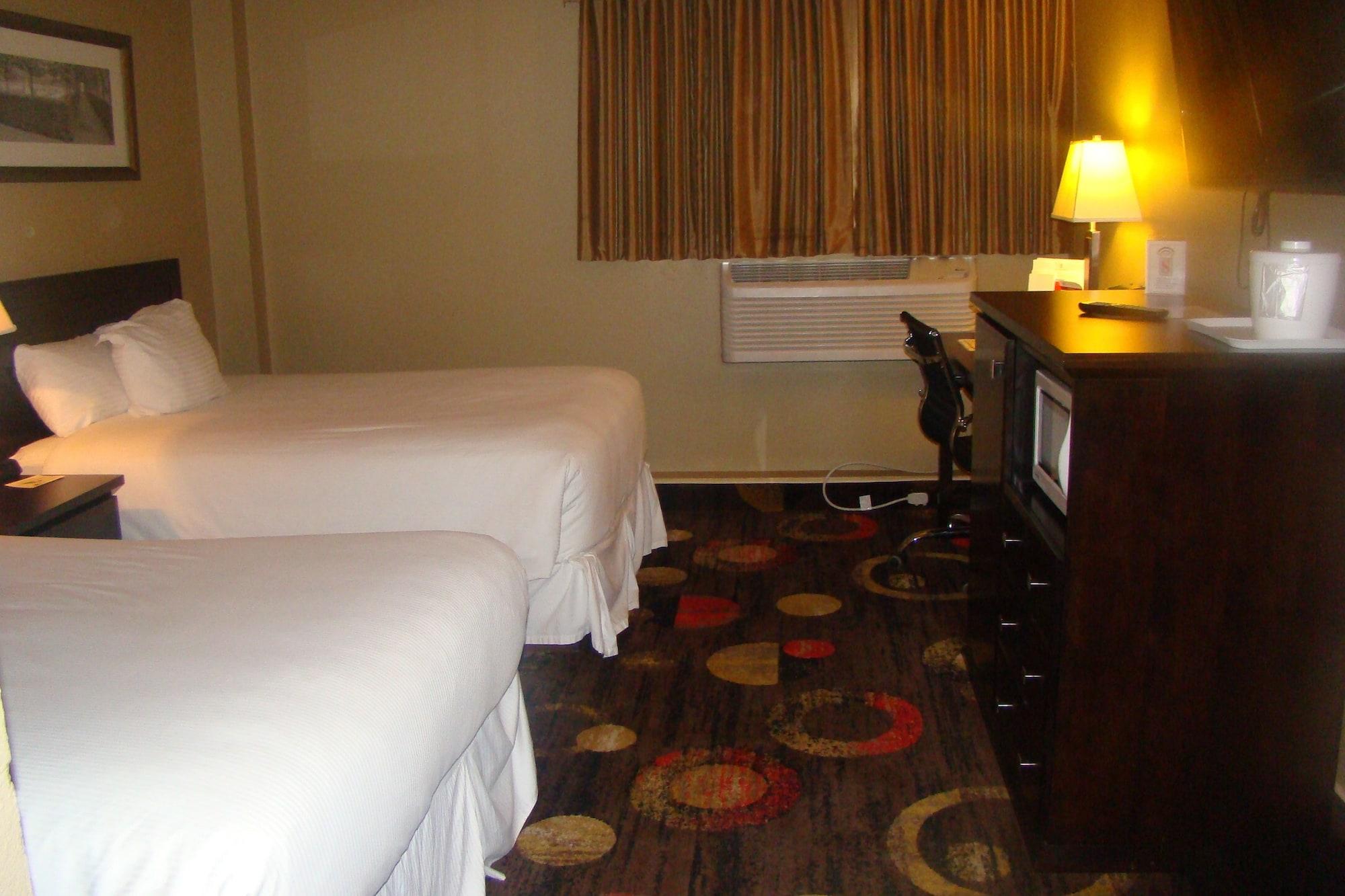 Stonebridge Hotel Fort Mcmurray Exterior foto