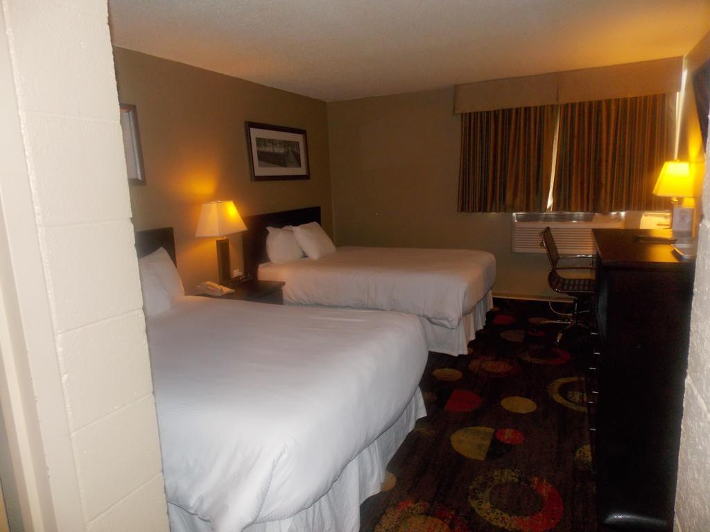 Stonebridge Hotel Fort Mcmurray Habitación foto